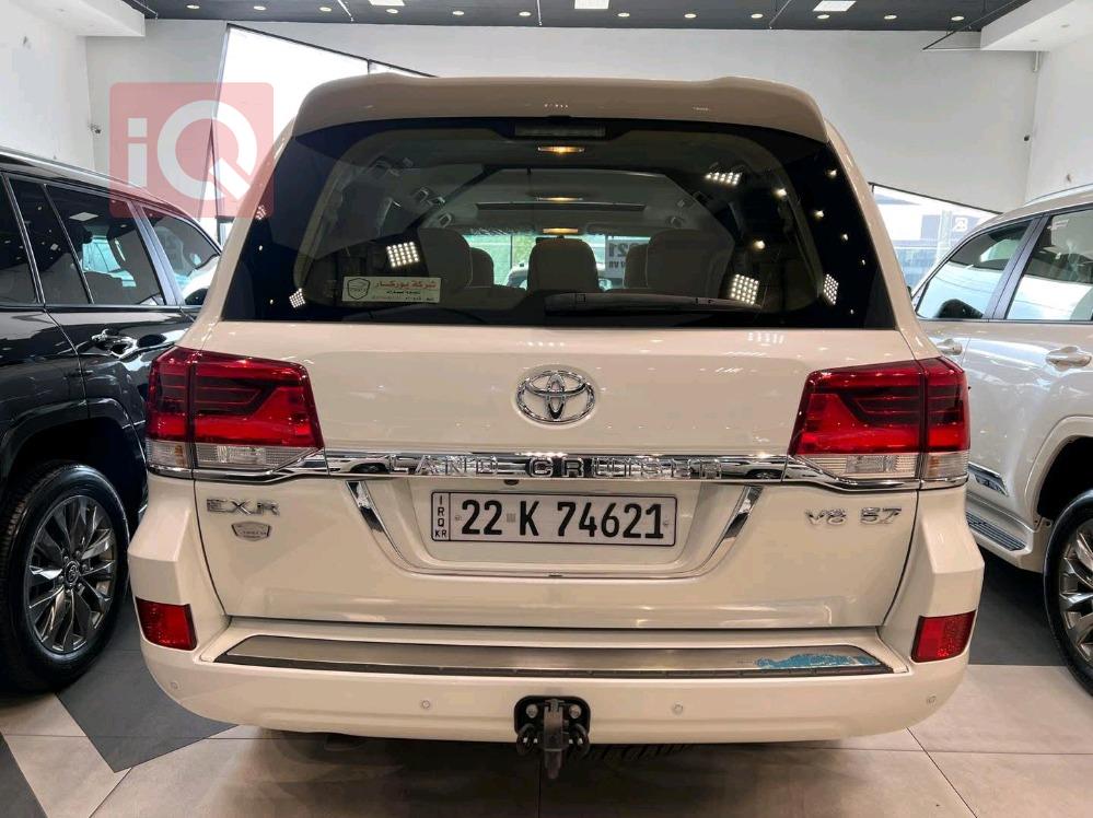 تويوتا لاندكروزر